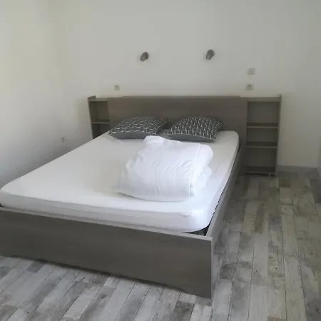 Paranthese A * مارينيس